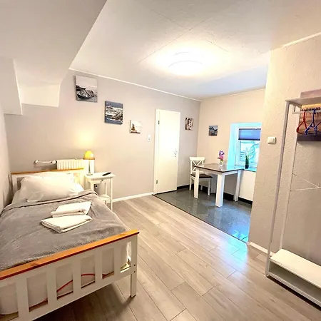 Apartment Stadtnah, Parkplatz, Terrasse, Wlan Kiel